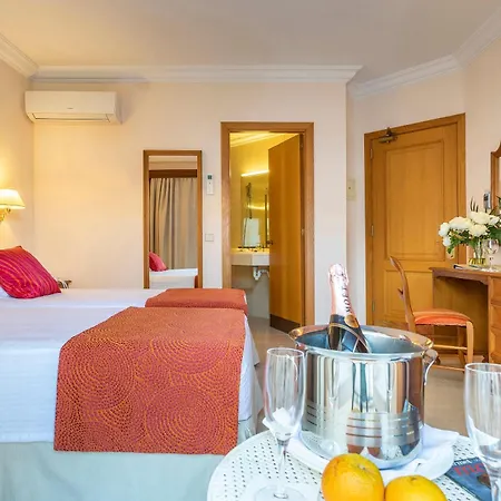 Miramar Hotel 4*